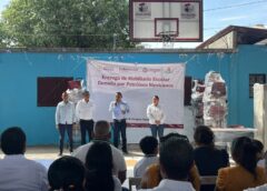 Pemex entrega mobiliario escolar al municipio de Juchitán, Oaxaca